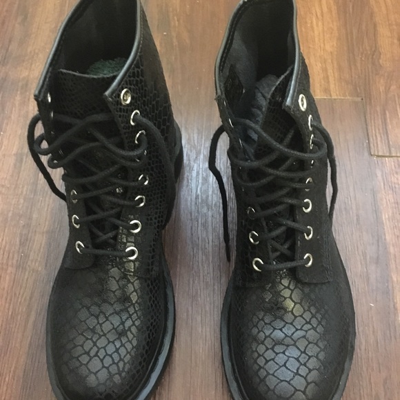 Dr. Martens Shoes - Dr. Martens Hi Shine Snakeskin-Print Boots - BLACK